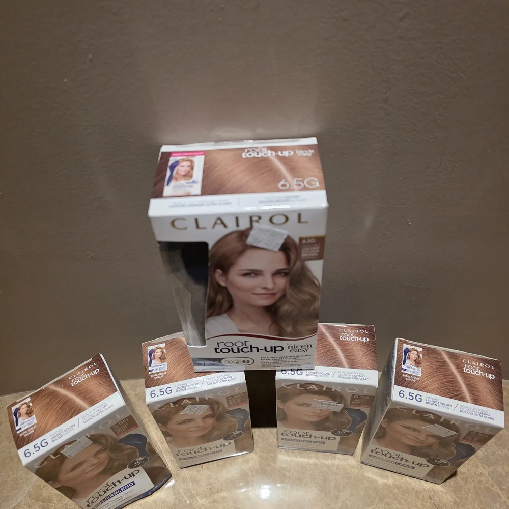 Clairol Root Touch-Up Hair Color Kit - Light Brown - Picture 5 of 7